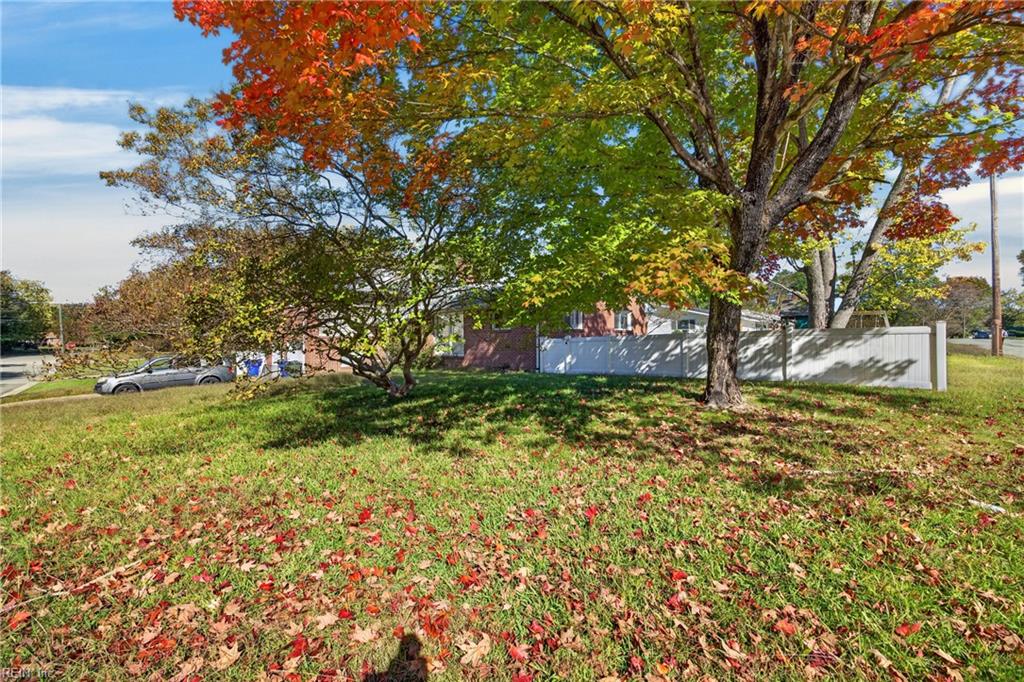 17 Warren Drive Newport News VA 23608