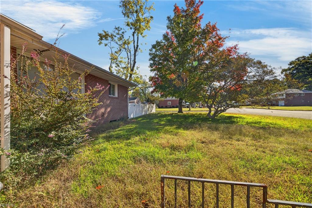 17 Warren Drive Newport News VA 23608