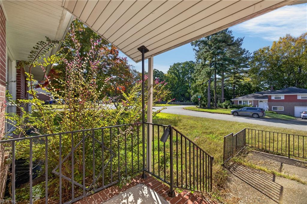 17 Warren Drive Newport News VA 23608