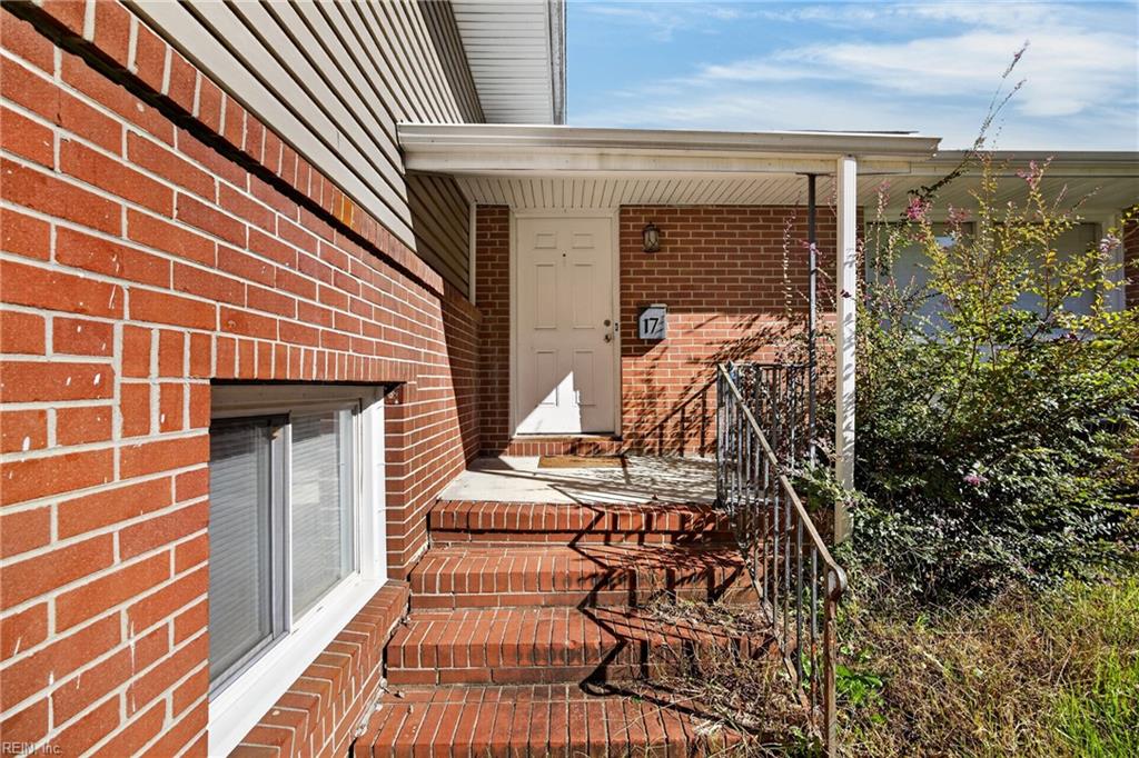 17 Warren Drive Newport News VA 23608