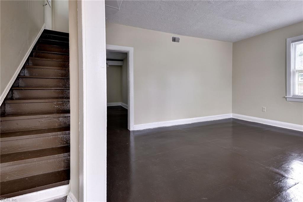 1028 37th Street Newport News VA 23607