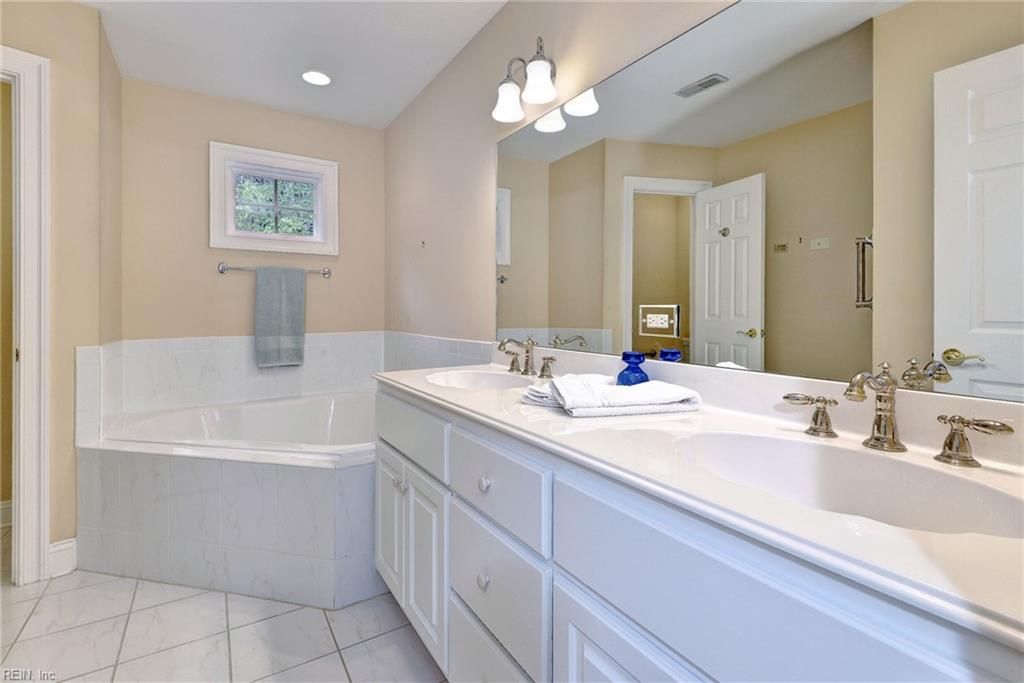 3805 Abington Park Williamsburg VA 23188
