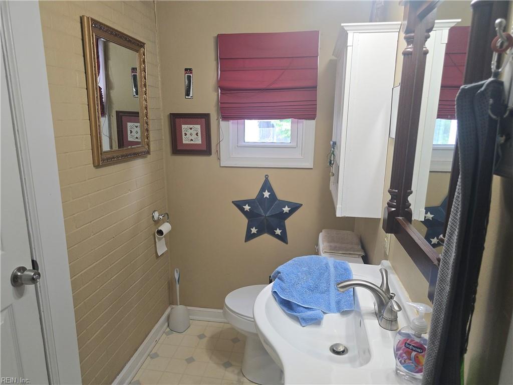 6 Montclare Place Newport News VA 23606
