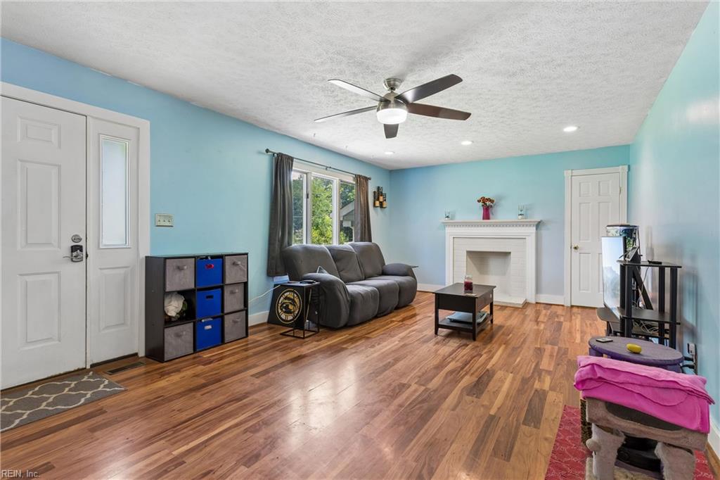 7322 Wellford Lane Gloucester VA 23061
