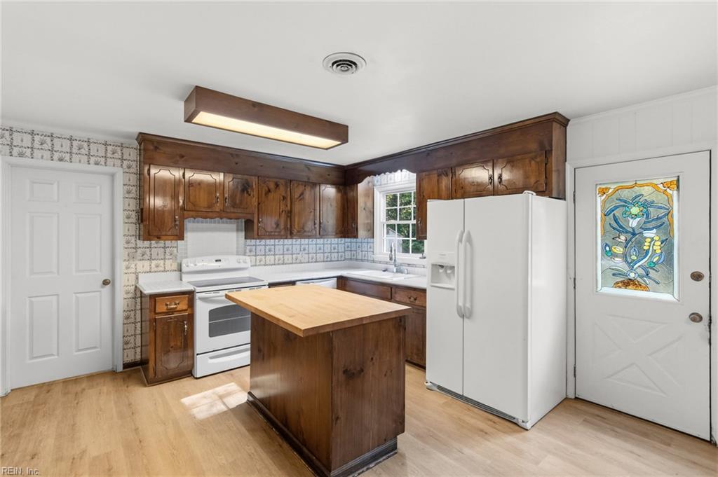 7847 Beaver Dr Drive Gloucester VA 23061