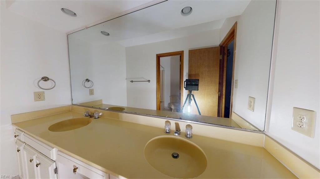 4859 Rosewell Drive Gloucester VA 23061