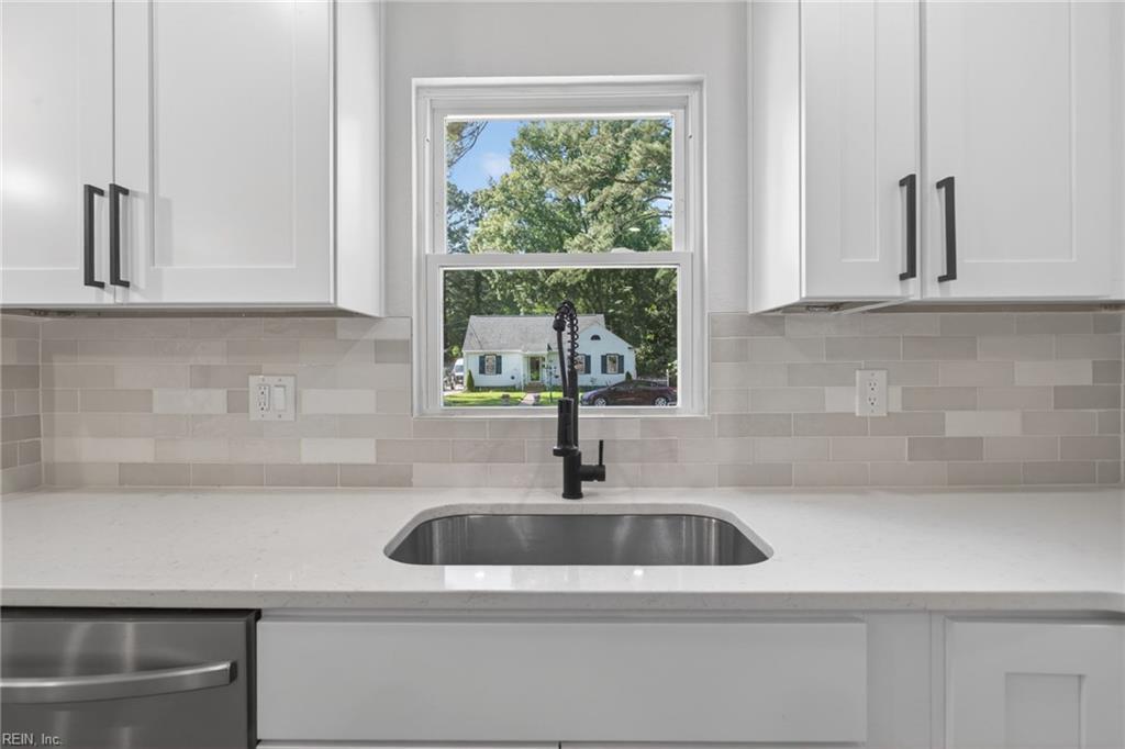 82 Lakeside Drive Newport News VA 23606
