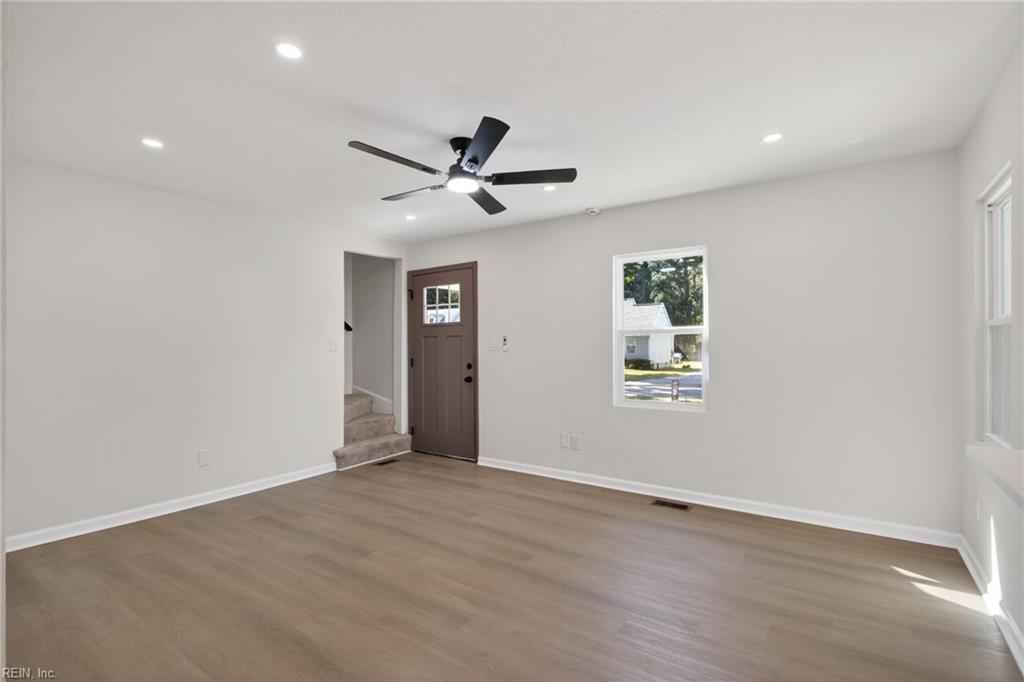 82 Lakeside Drive Newport News VA 23606