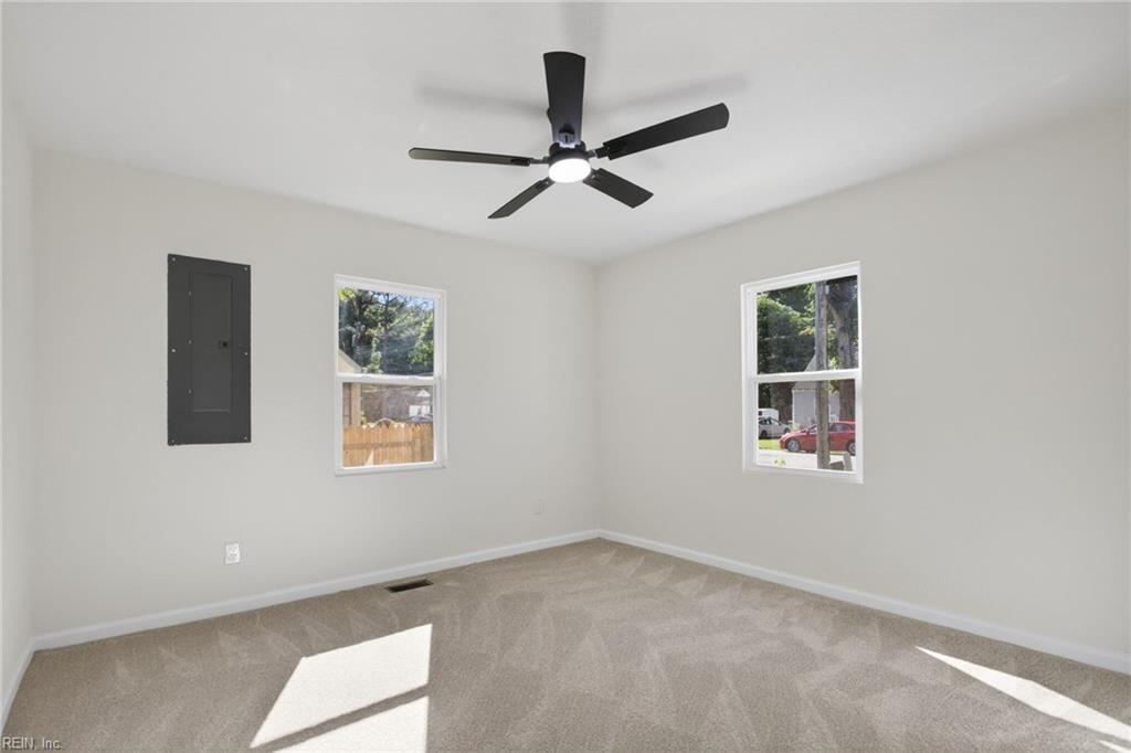 82 Lakeside Drive Newport News VA 23606