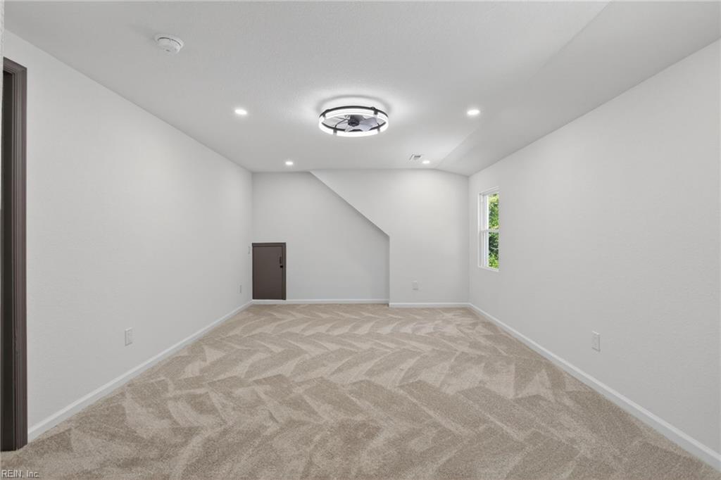 82 Lakeside Drive Newport News VA 23606