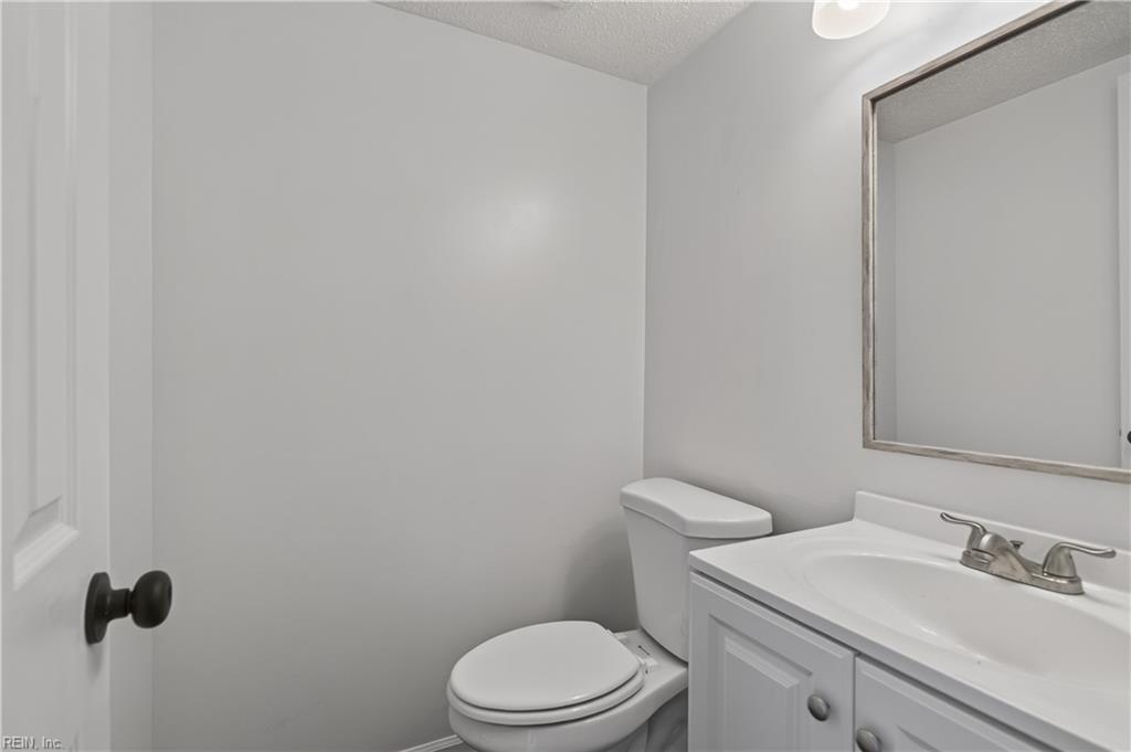 902 Sir Lionel Court Newport News VA 23608