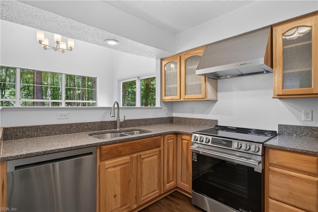 902 Sir Lionel Court Newport News VA 23608