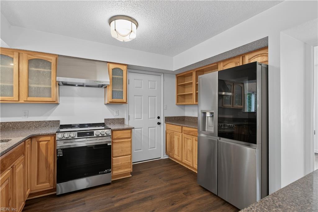 902 Sir Lionel Court Newport News VA 23608