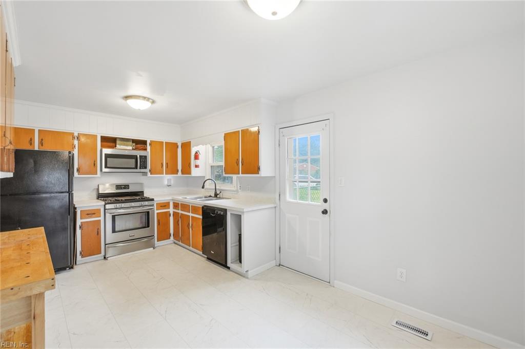 793 Fawn Lane Newport News VA 23602