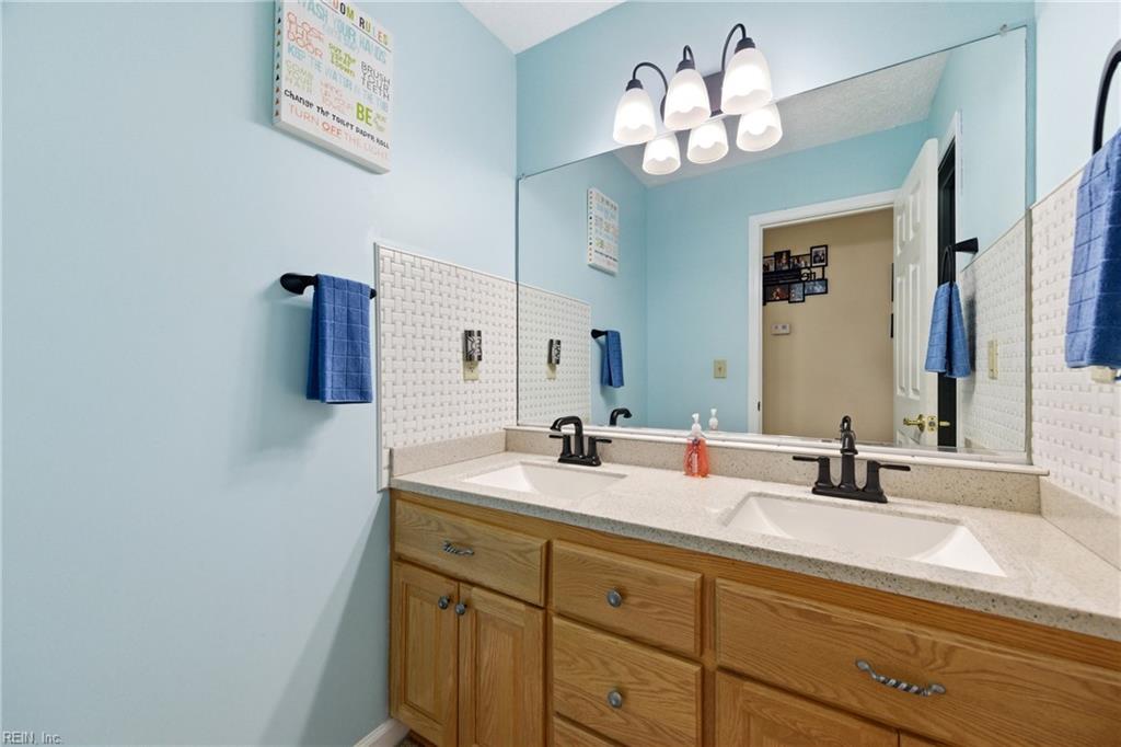 9851 Autumn Woods Lane Gloucester VA 23061