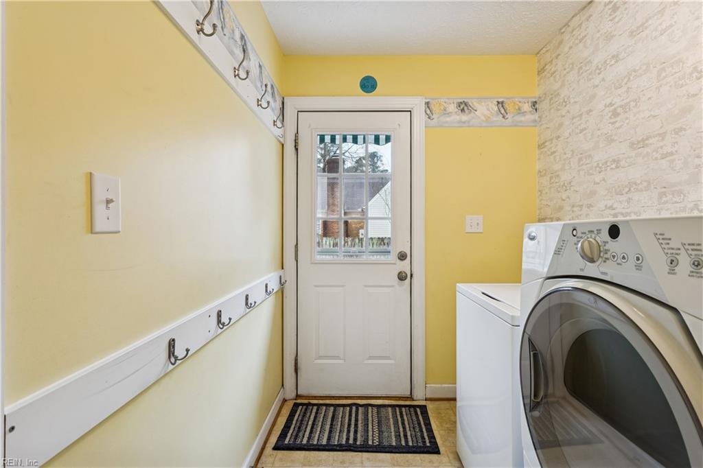 6514 Wyncote Avenue Gloucester VA 23061