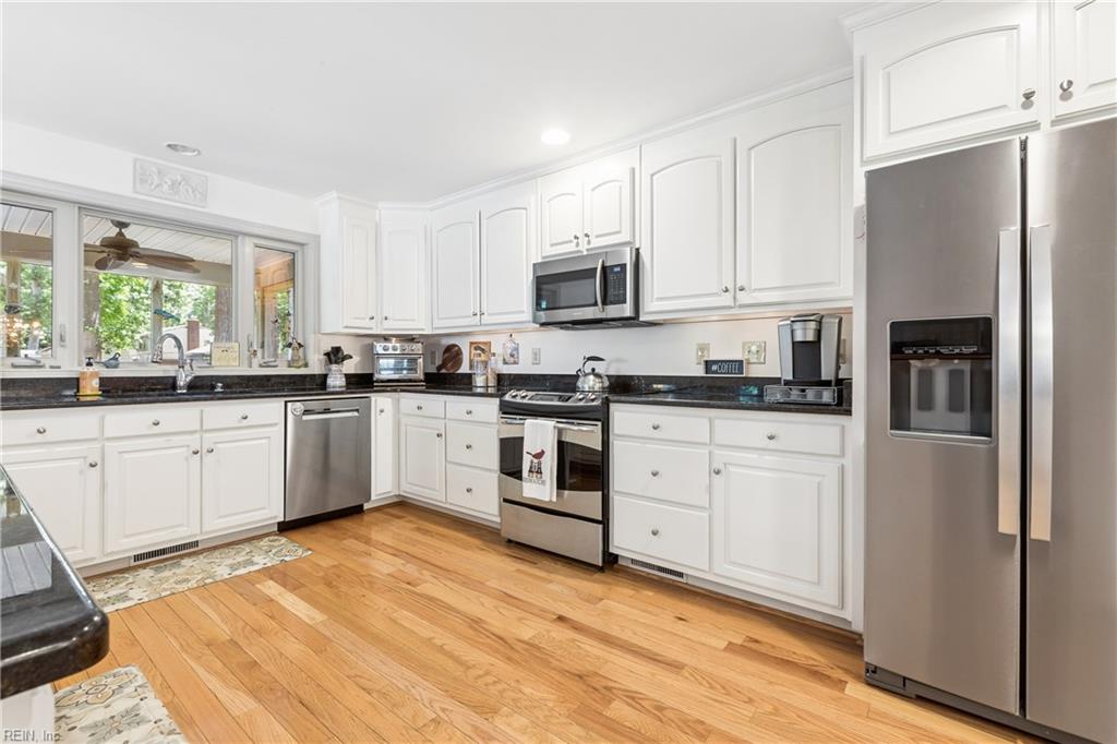 8 Bradford Circle Newport News VA 23602