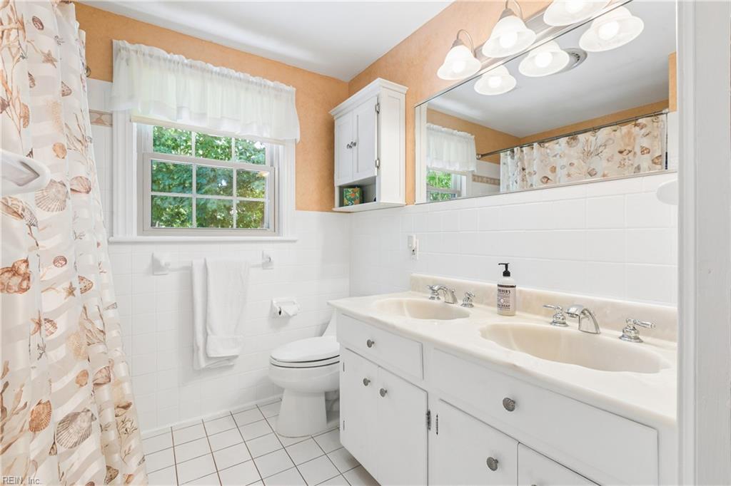 8 Bradford Circle Newport News VA 23602
