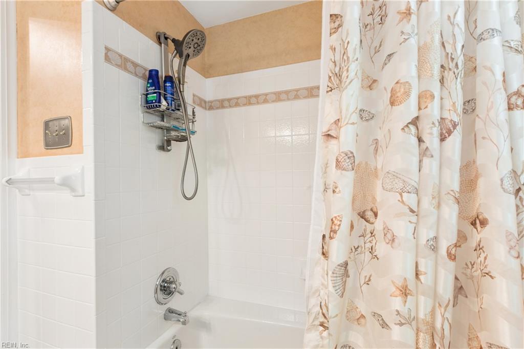 8 Bradford Circle Newport News VA 23602