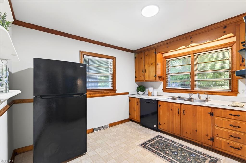 2 Larchmont Crescent Newport News VA 23606