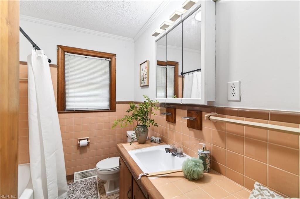 2 Larchmont Crescent Newport News VA 23606