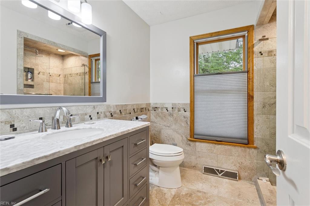 8038 Boxwood Lane Gloucester VA 23061