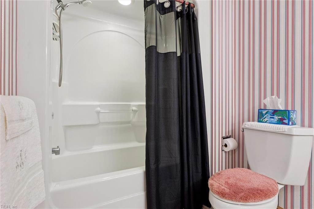 8038 Boxwood Lane Gloucester VA 23061