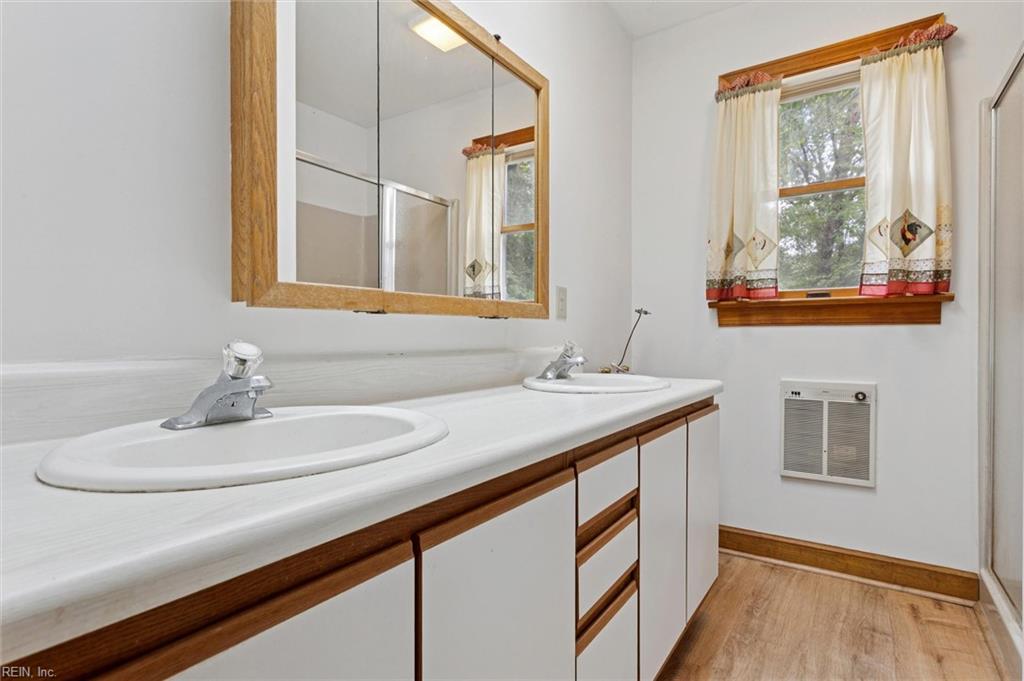 8038 Boxwood Lane Gloucester VA 23061