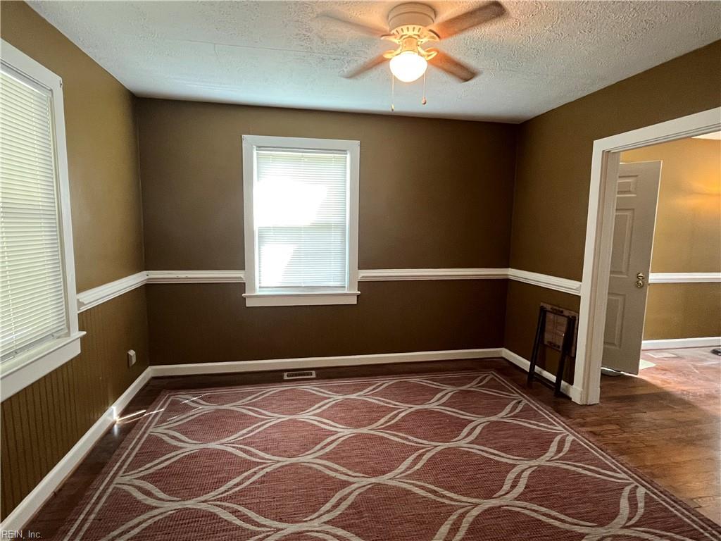 33 Davis Avenue Newport News VA 23601