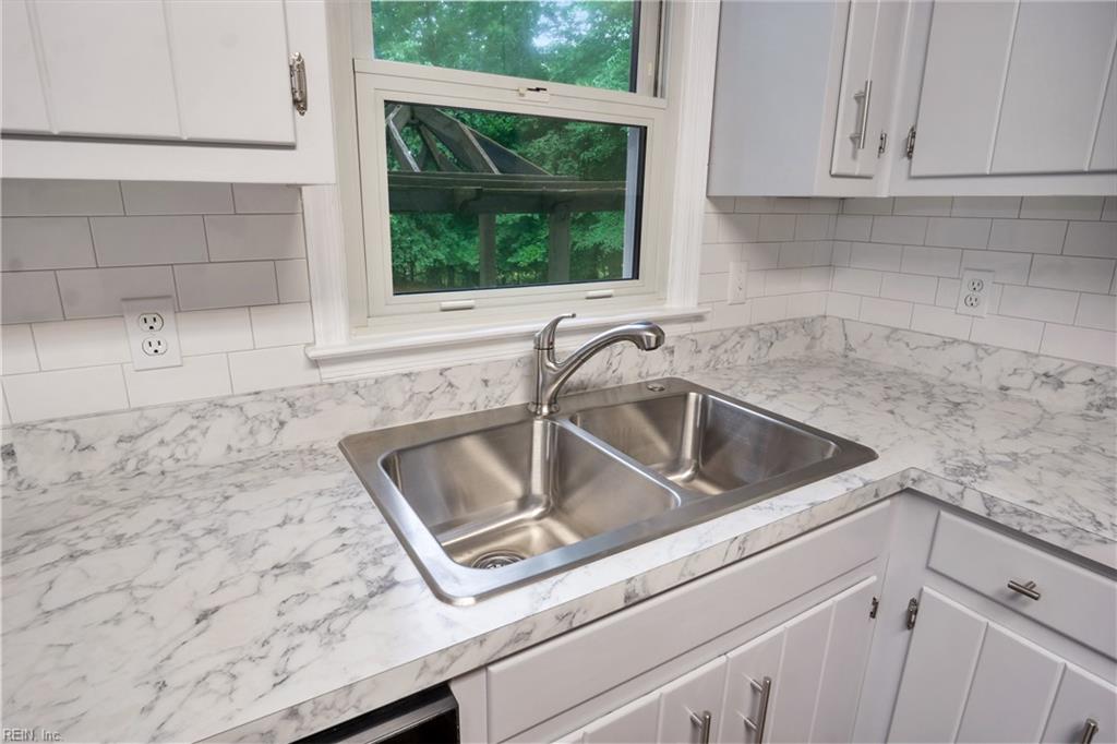 211 Stony Ridge Court Newport News VA 23608