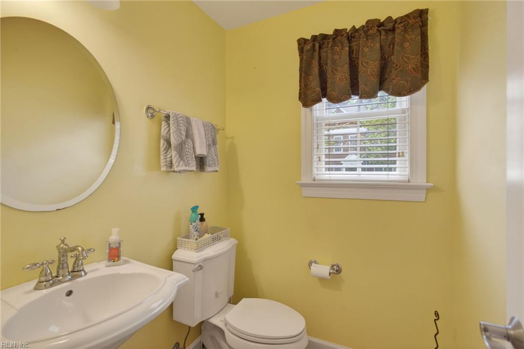 281 T.s. Eliot Street Newport News VA 23606