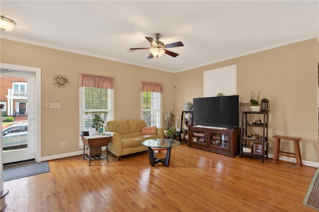 281 T.s. Eliot Street Newport News VA 23606