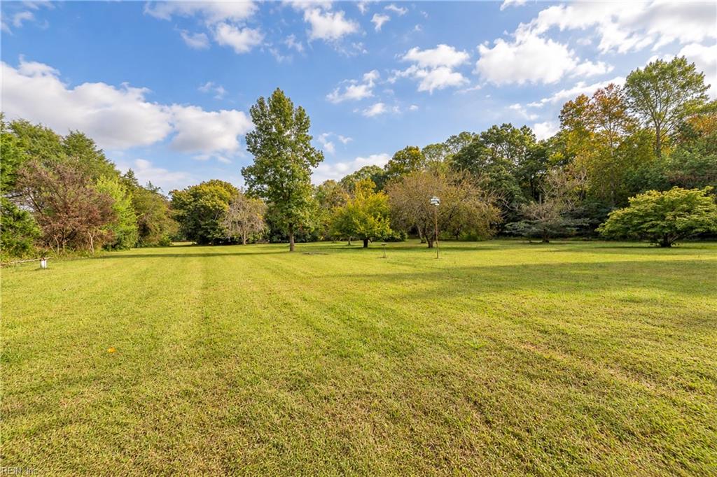 212 Crescent Drive Williamsburg VA 23188