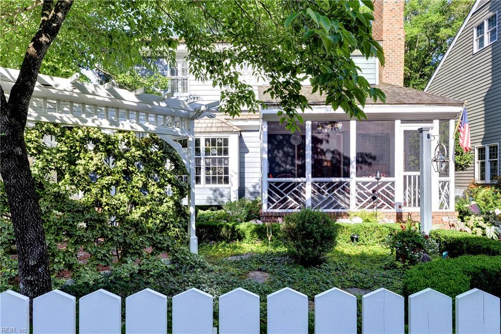 128 Edward Wakefield Williamsburg VA 23185