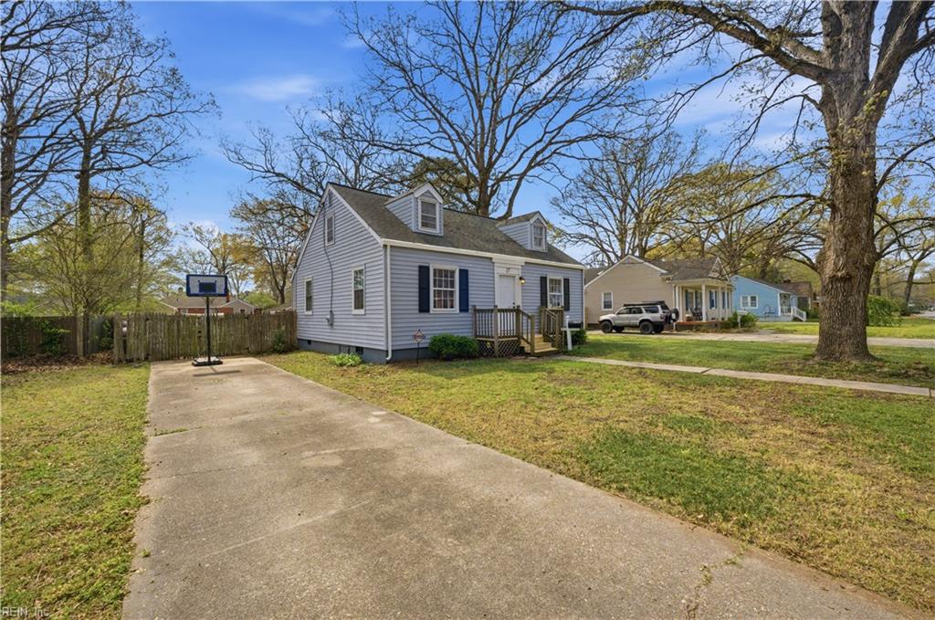 17 Green Oaks Road Newport News VA 23601