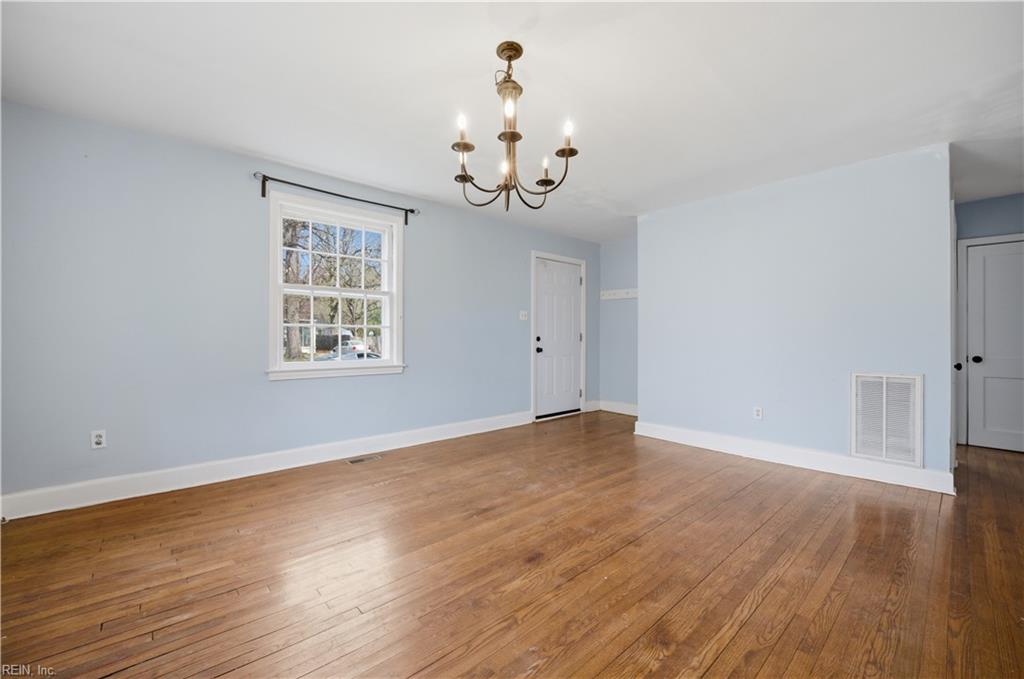 17 Green Oaks Road Newport News VA 23601