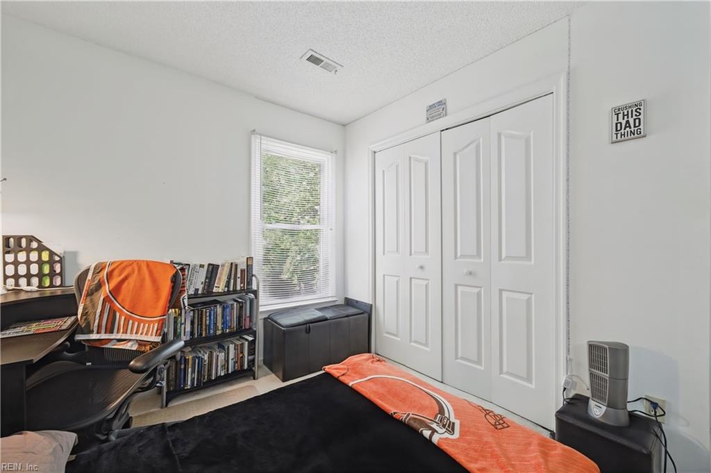 853 Yorkshire Lane Newport News VA 23608