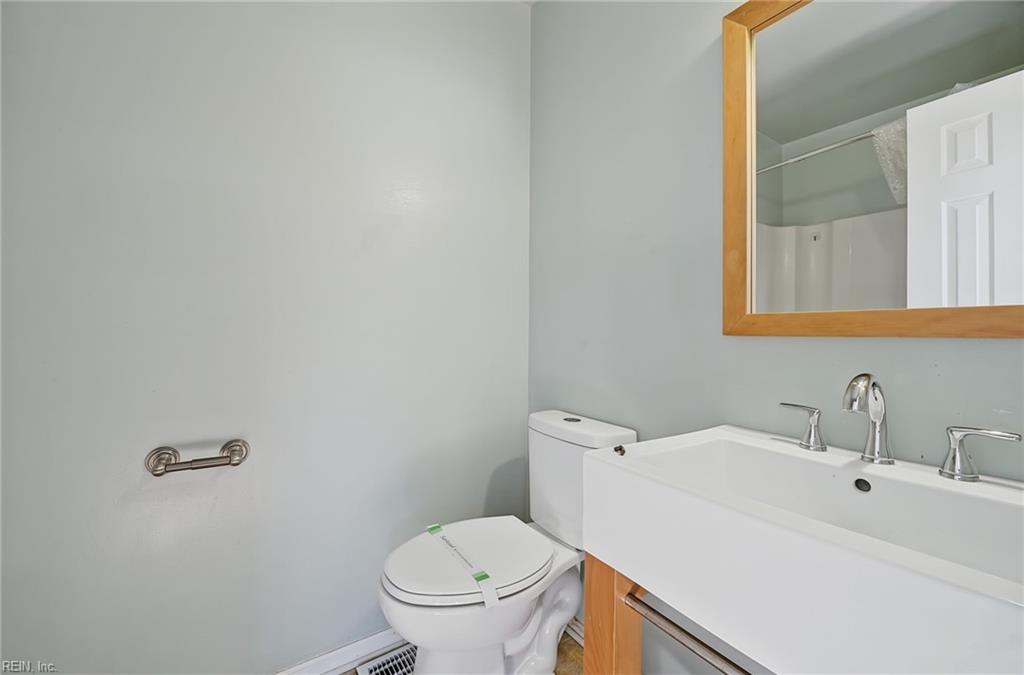 737 Leonard Lane Newport News VA 23601