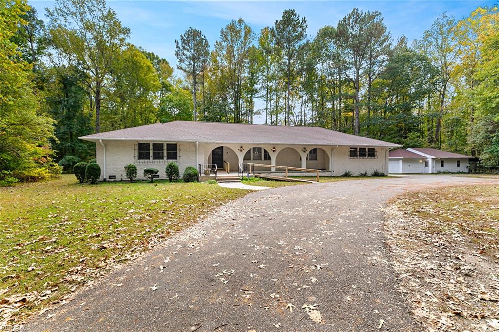 5935 Seldon Pond Road Gloucester VA 23061