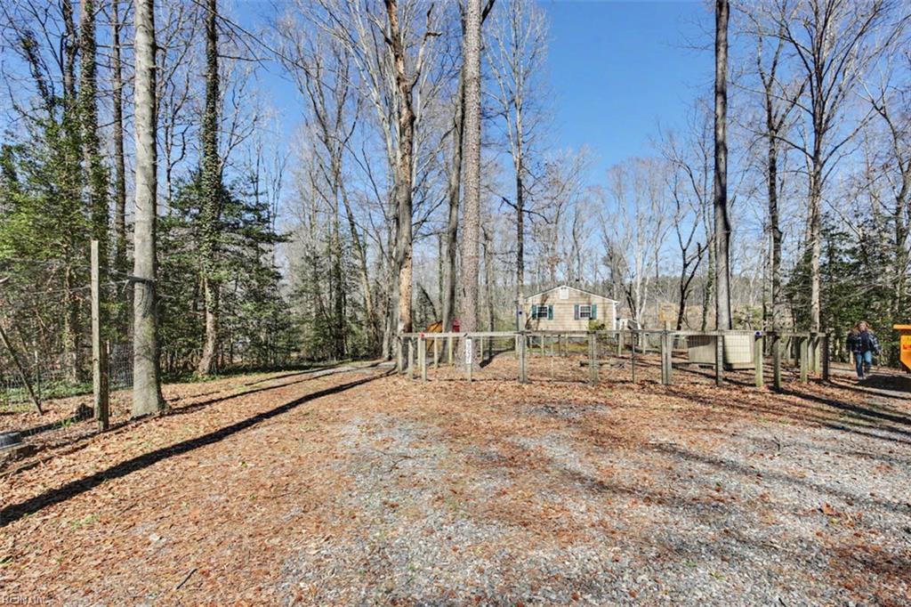 9937 Bacons Lane Gloucester VA 23061