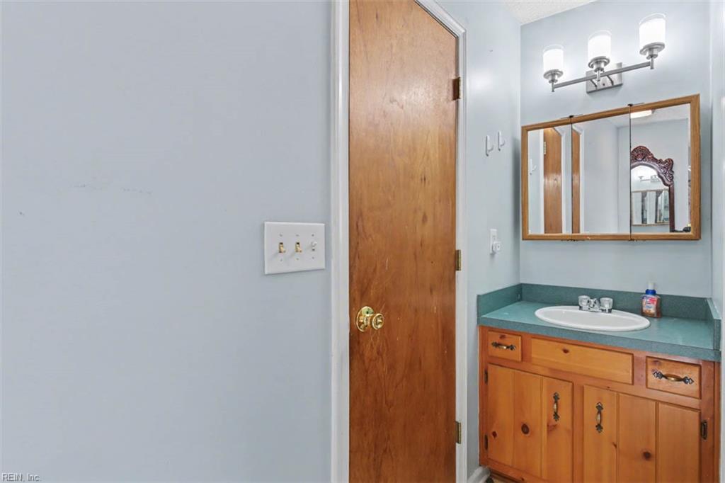 9937 Bacons Lane Gloucester VA 23061