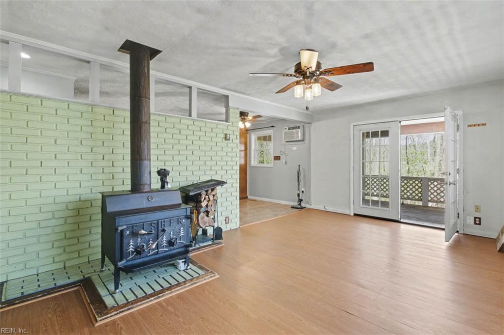 9937 Bacons Lane Gloucester VA 23061