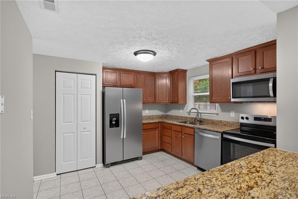 221 Anne Drive Newport News VA 23601