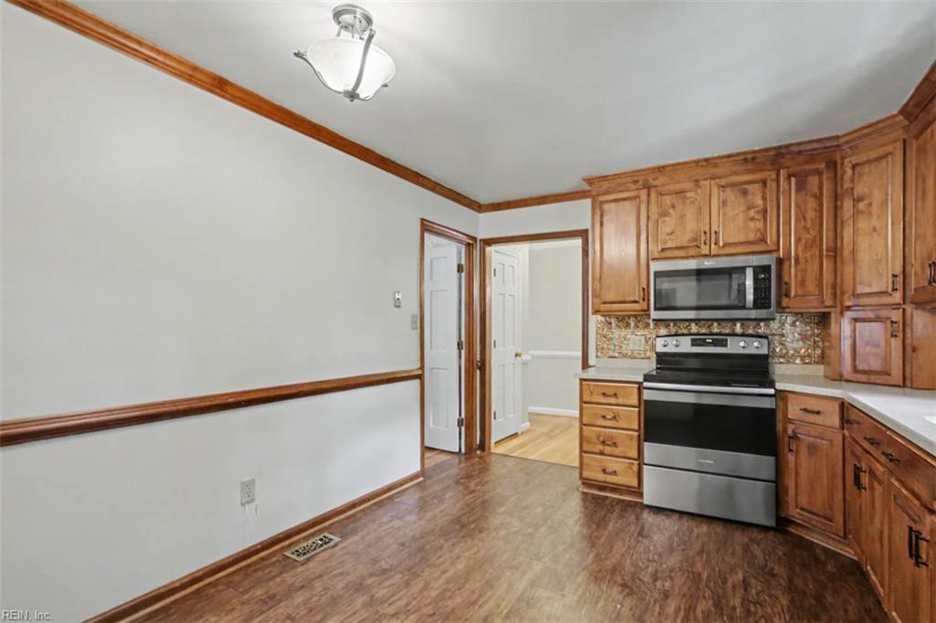 323 Williamsburg Court Newport News VA 23606