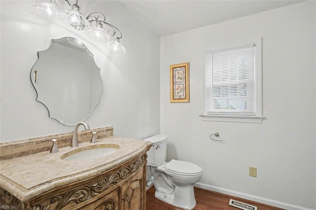323 Williamsburg Court Newport News VA 23606