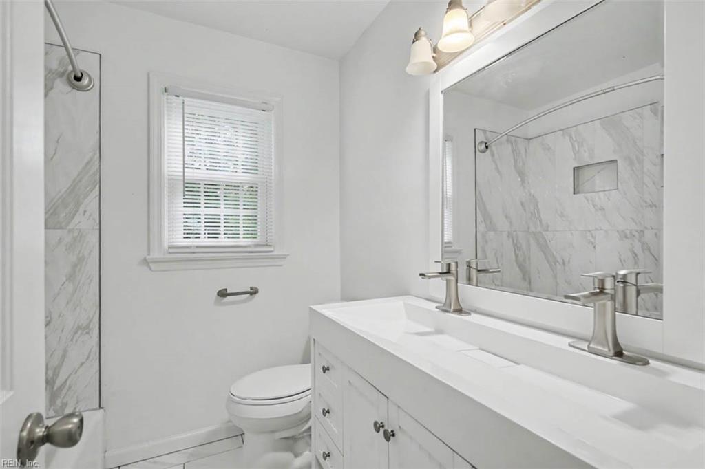 323 Williamsburg Court Newport News VA 23606
