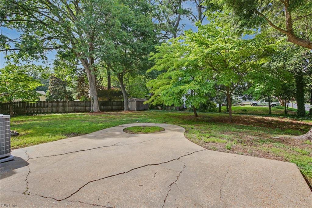 323 Williamsburg Court Newport News VA 23606