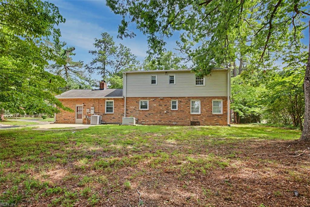 323 Williamsburg Court Newport News VA 23606