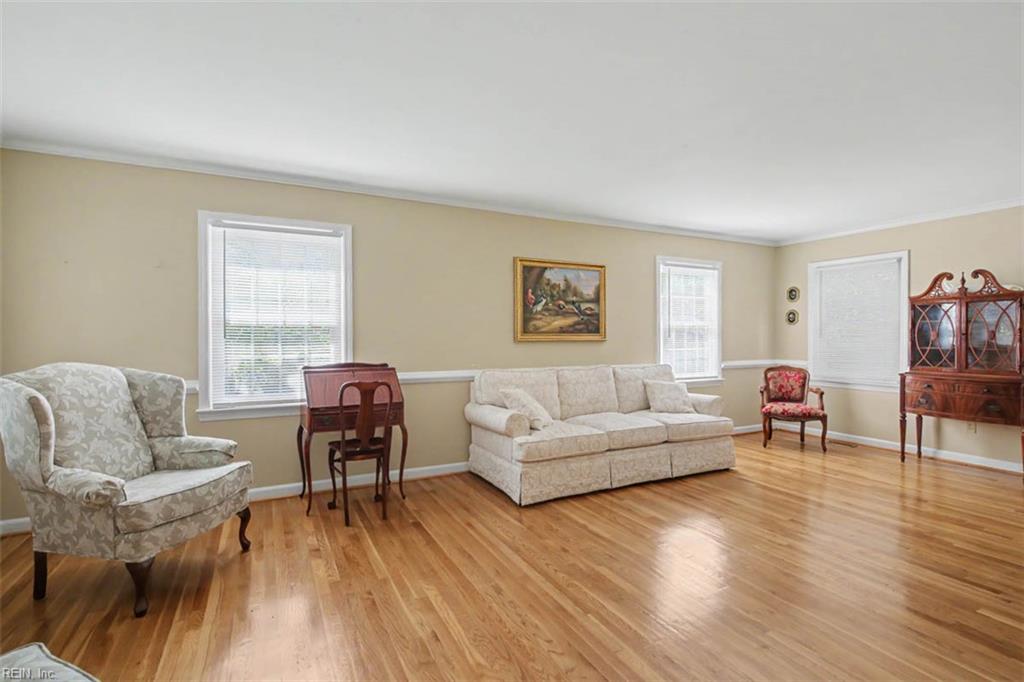 323 Williamsburg Court Newport News VA 23606