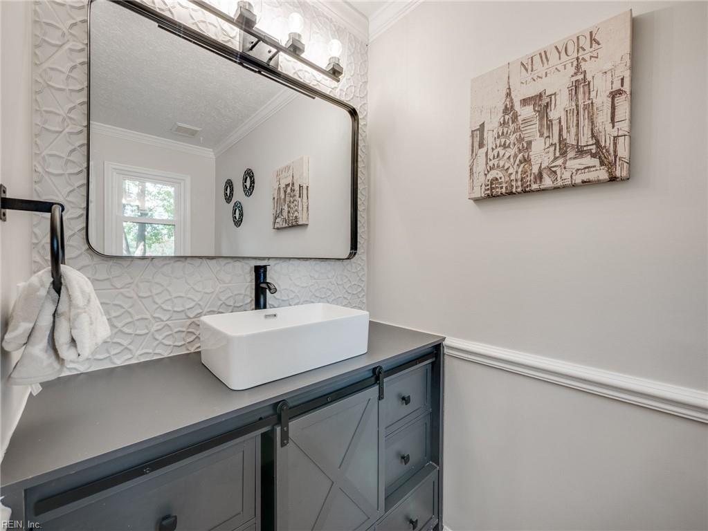 101 Middlewood Lane Yorktown VA 23692